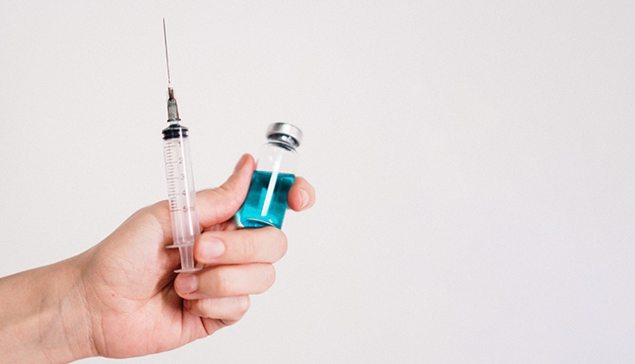 Coronavirus en entreprise : Un employeur peut-il obliger ses salariés à se faire vacciner ?